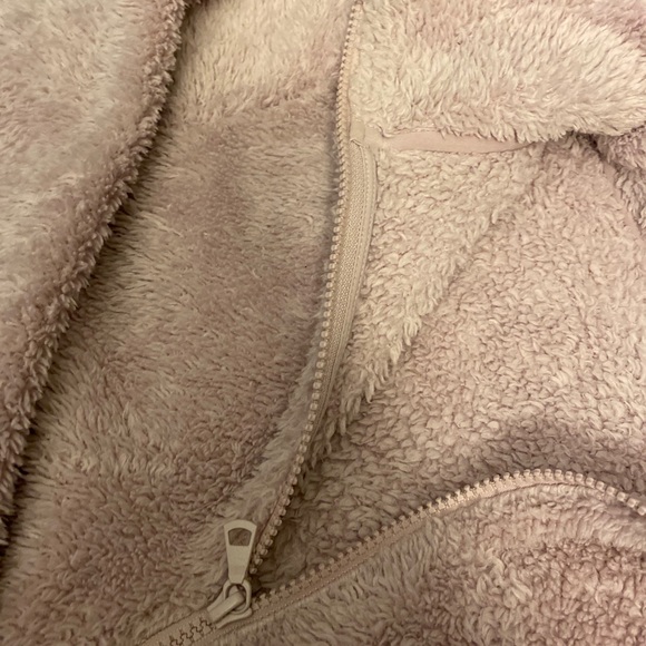 UNIQLO FUXXY YARN FLEECE ZIP UP - Picture 2 of 2